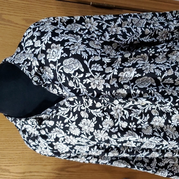 J. Jill Tops - J Jill lightweight long sleeve button up blouse floral grey black tan